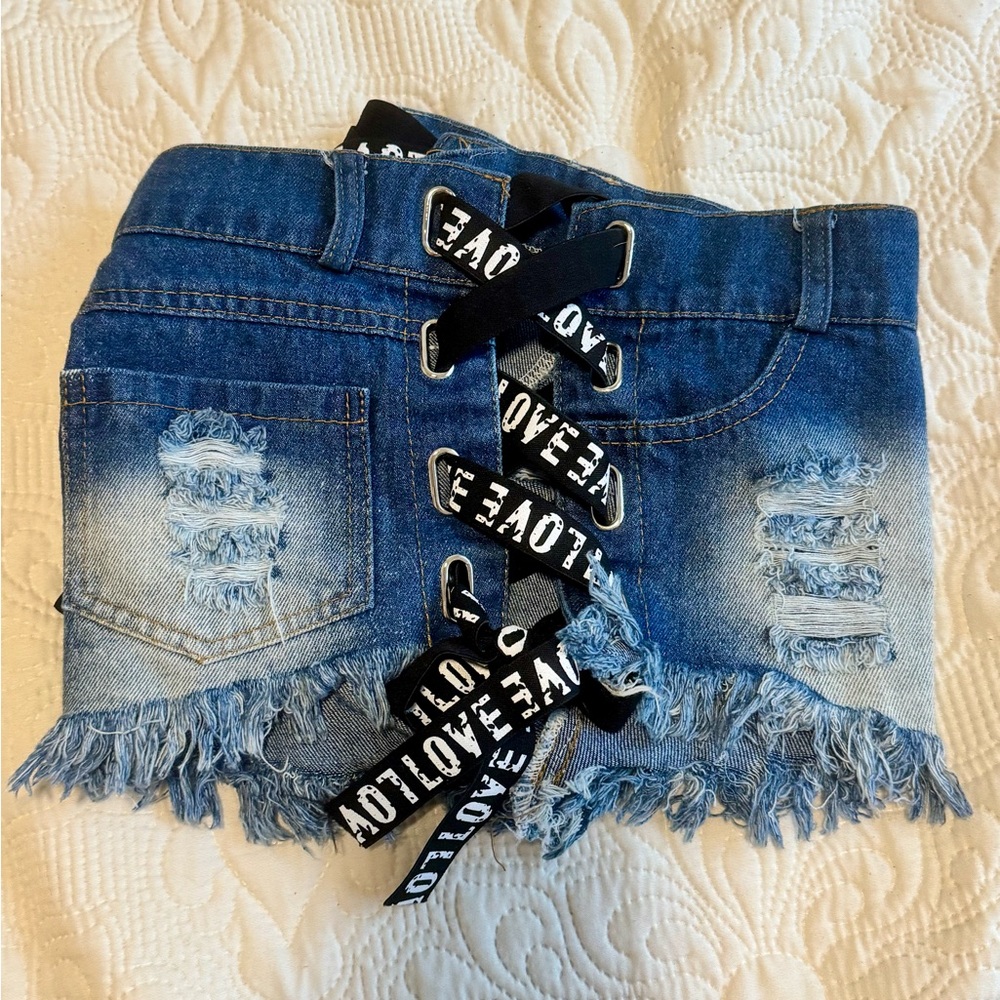 Distressed Denim Shorts 🤍 Lace‑Up LOVE Ribbon 🔥 Festival / Rave Style M - Picture 3 of 5